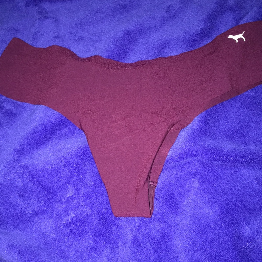 VS thong Sz M no show! Never worn.